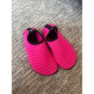 Tru Fit Kid's Water shoes.  Size 31 or 12.5